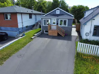 Detached in Thunder Bay