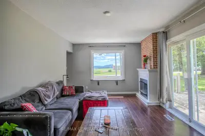 Detached in Neebing