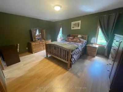Detached in Dryden