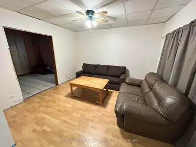 Detached in Thunder Bay