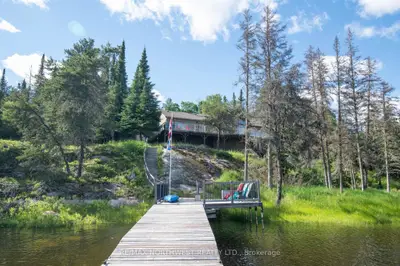 Detached in Kenora