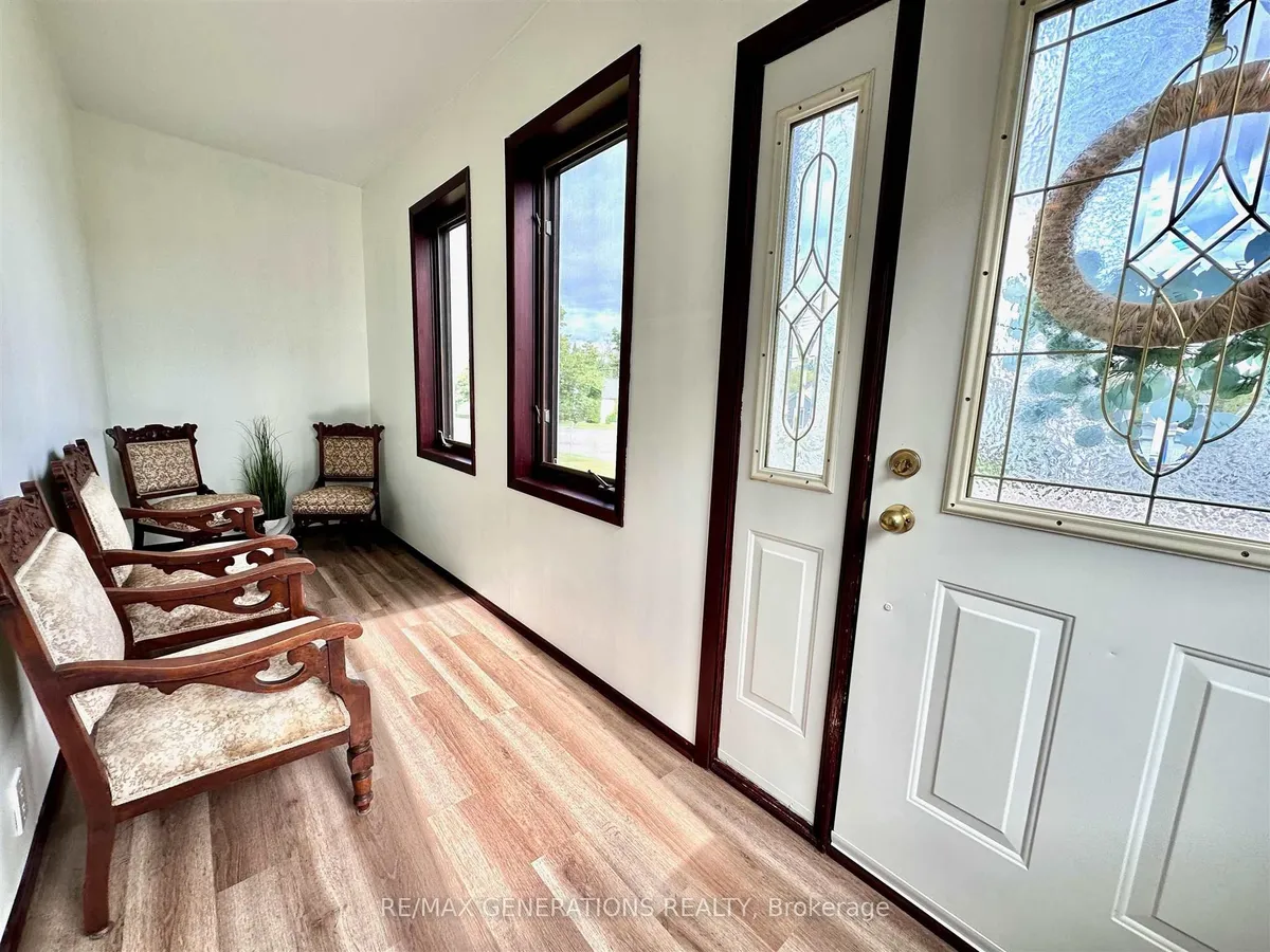 Detached in Thunder Bay