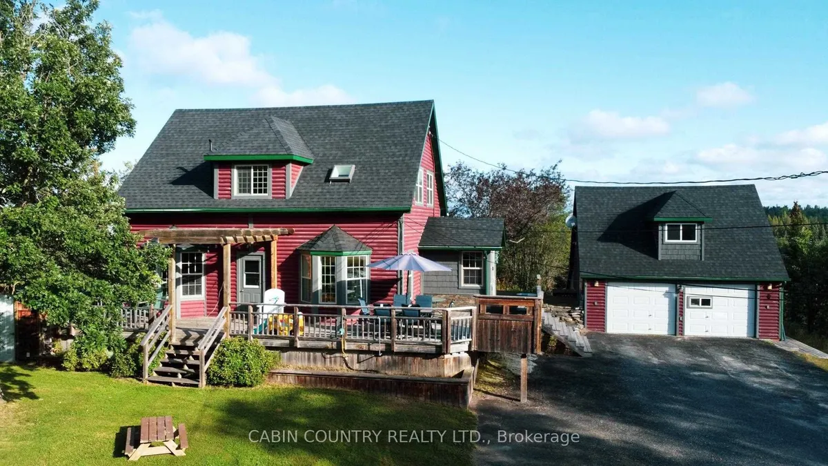 Detached in Kenora