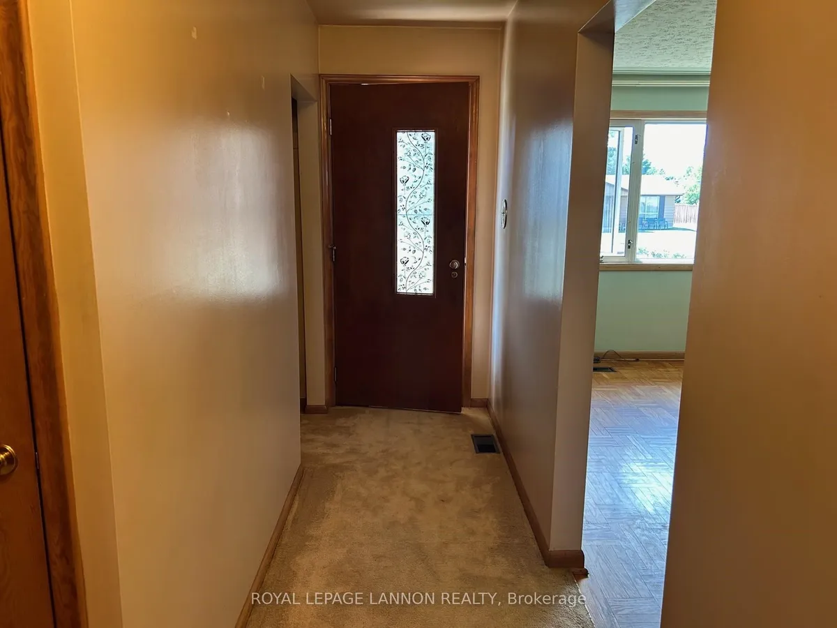Detached in Thunder Bay
