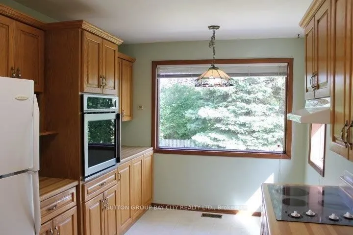 Detached in Thunder Bay