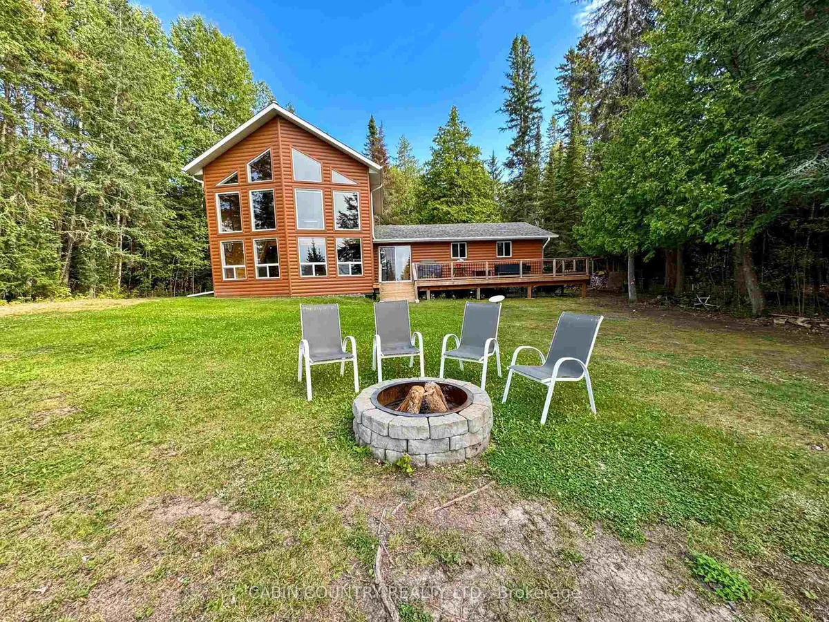 Detached in Kenora Remote Area