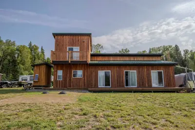 Detached in Thunder Bay Remote Area