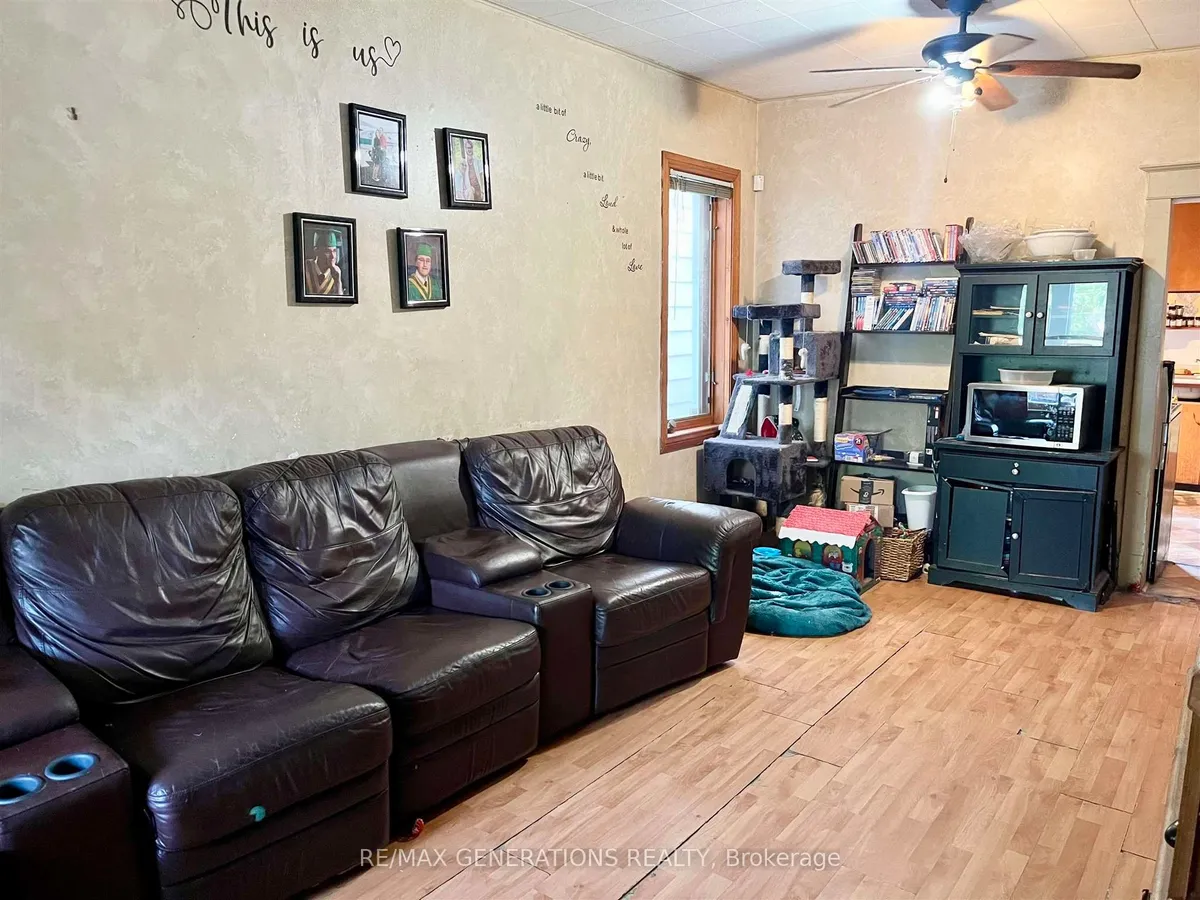 Detached in Thunder Bay