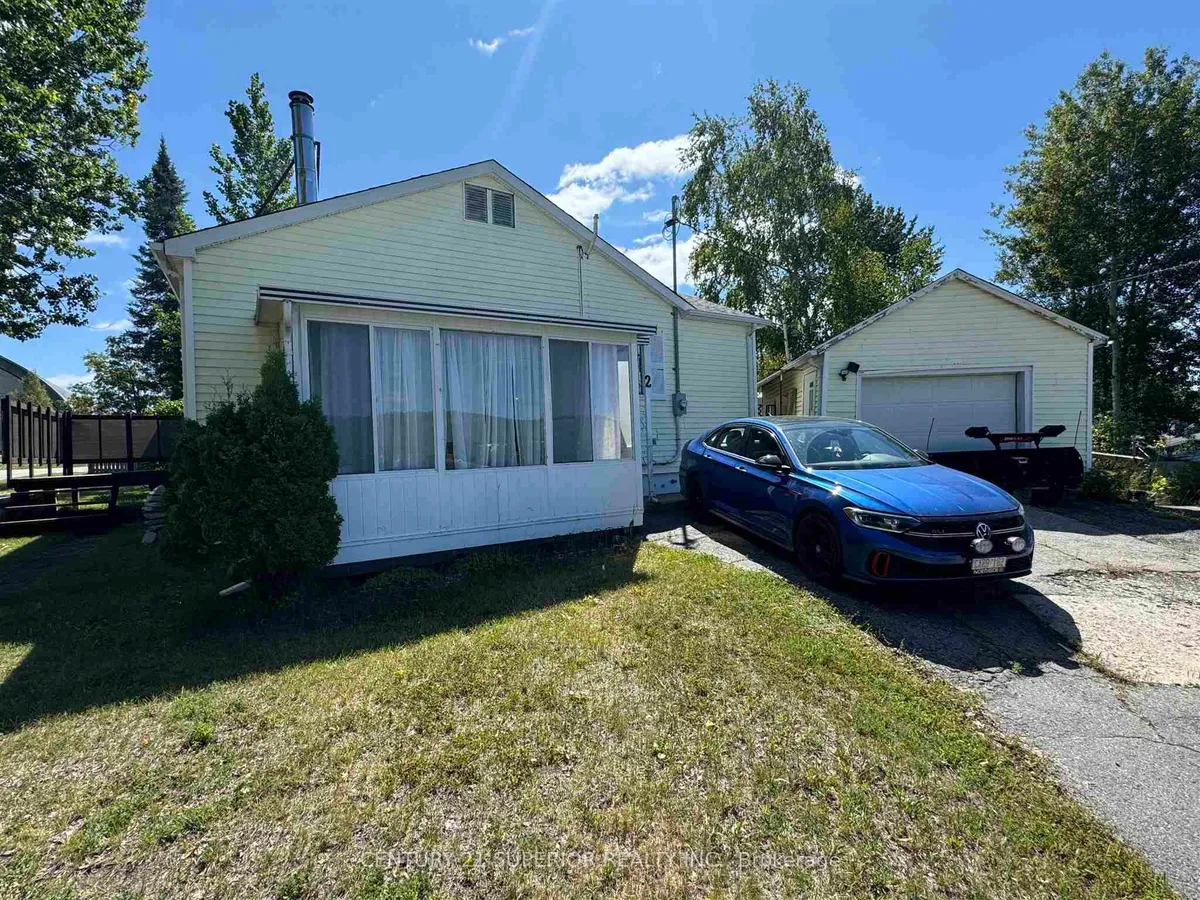 Detached in Manitouwadge