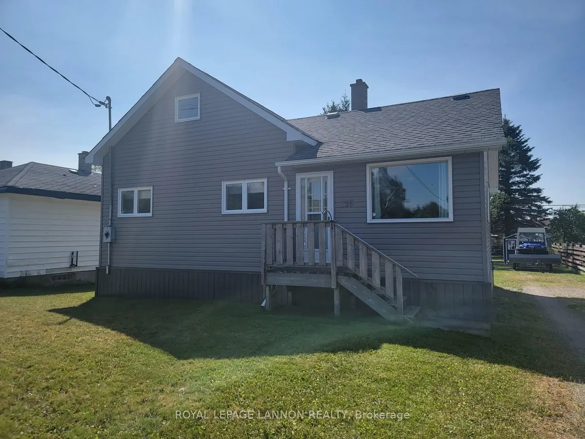 Detached in Schreiber