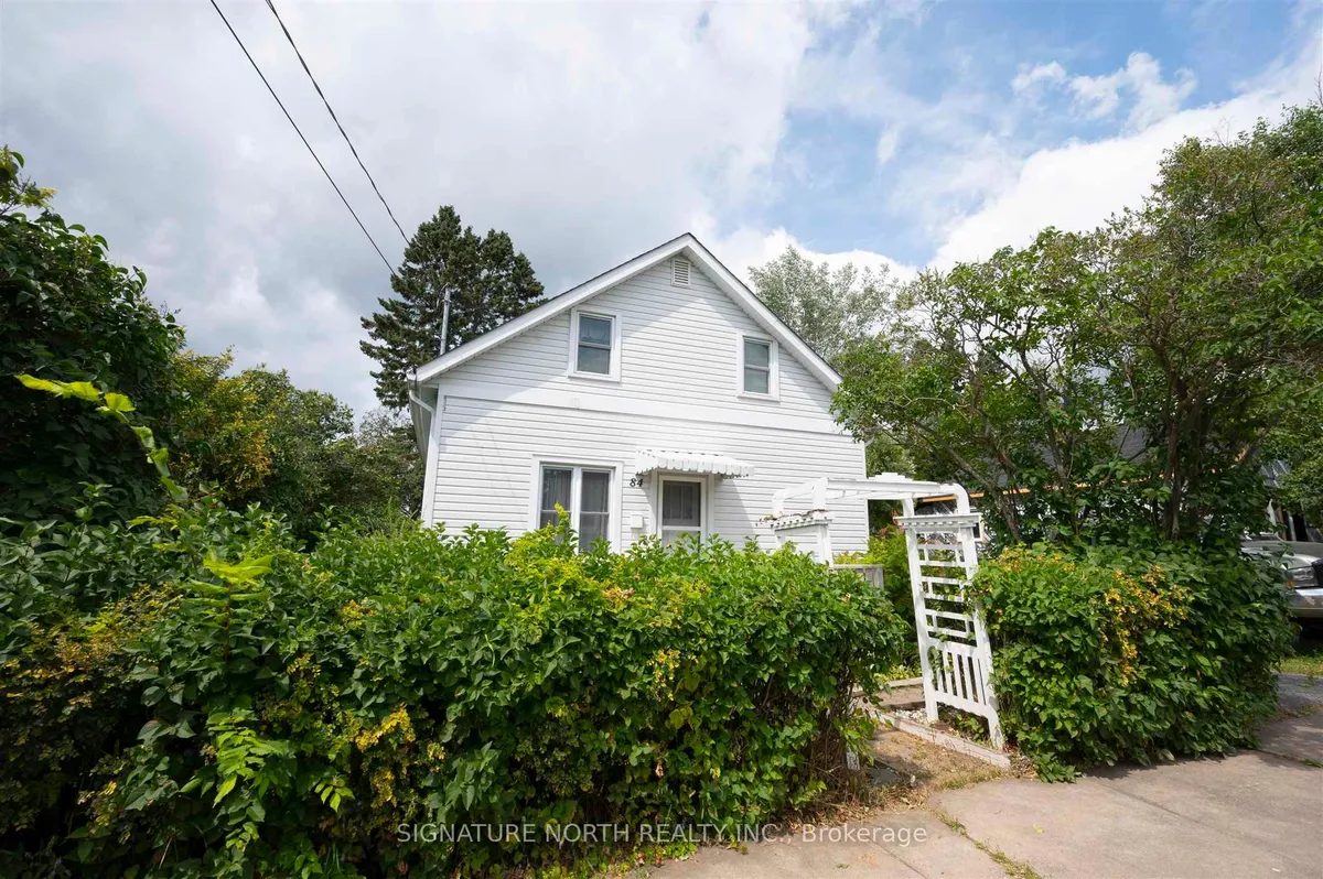 Detached in Thunder Bay