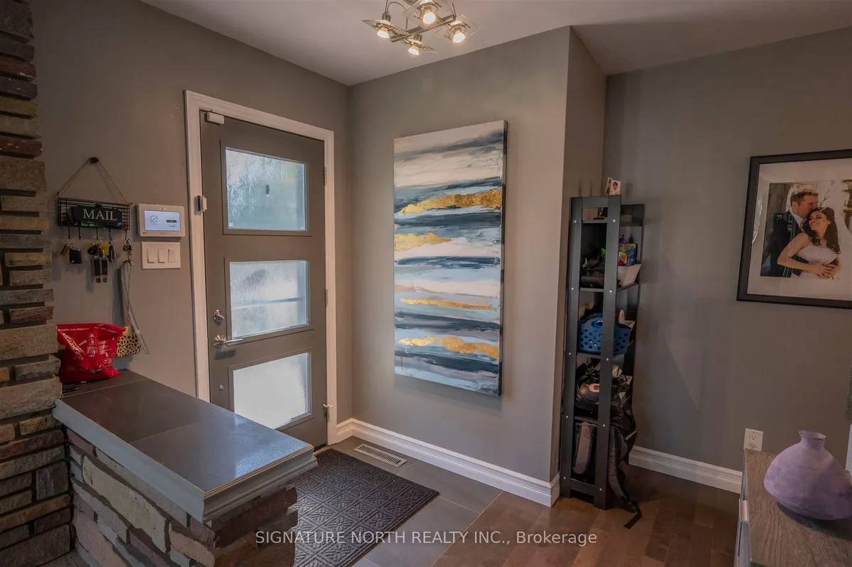 Detached in Thunder Bay