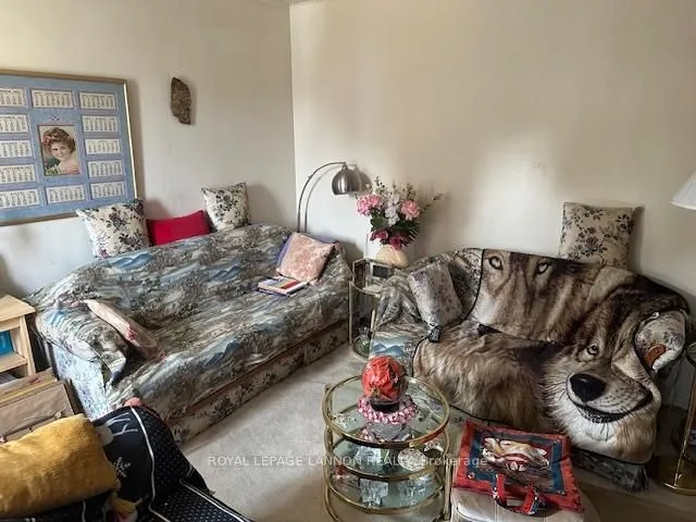 Detached in Thunder Bay