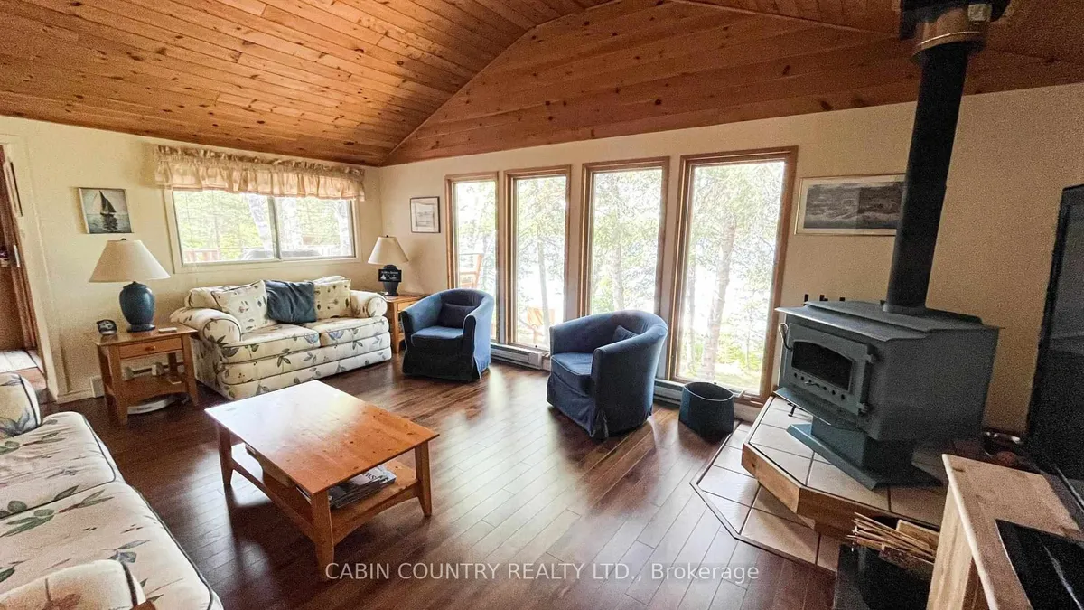 Detached in Kenora Remote Area