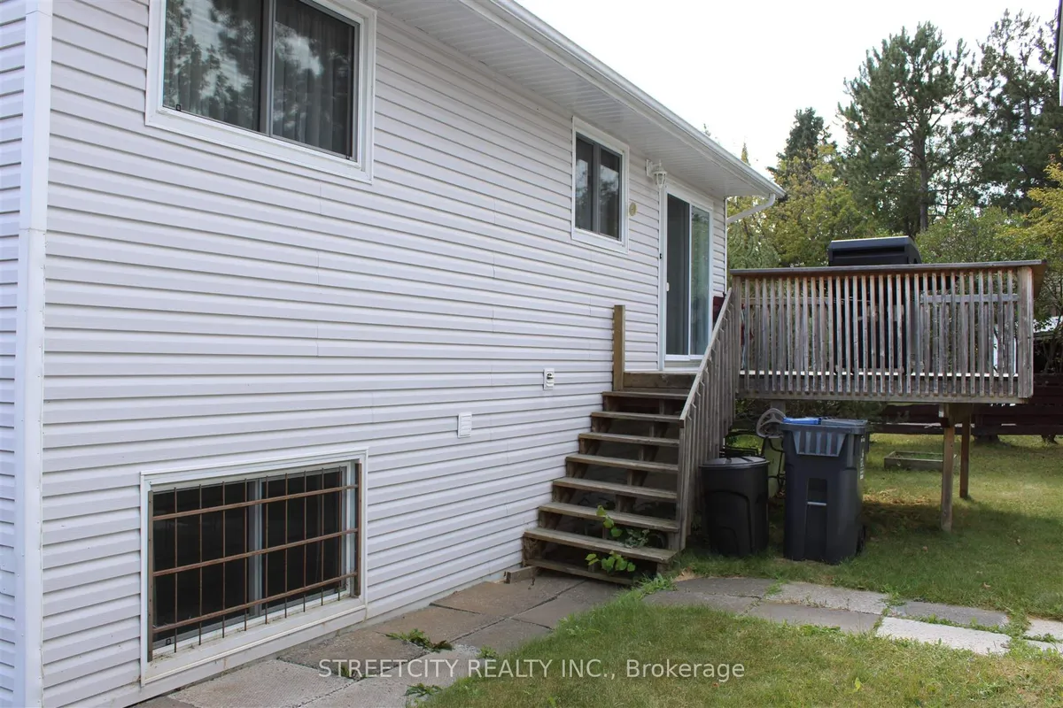 Detached in Thunder Bay
