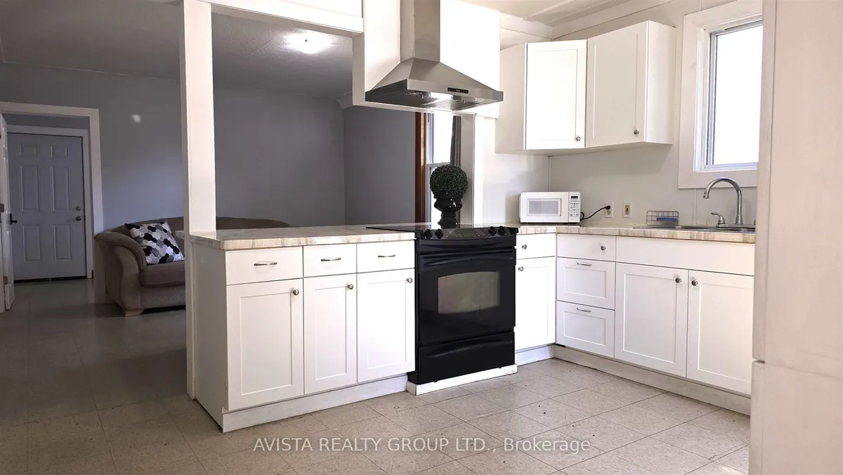 Detached in Thunder Bay