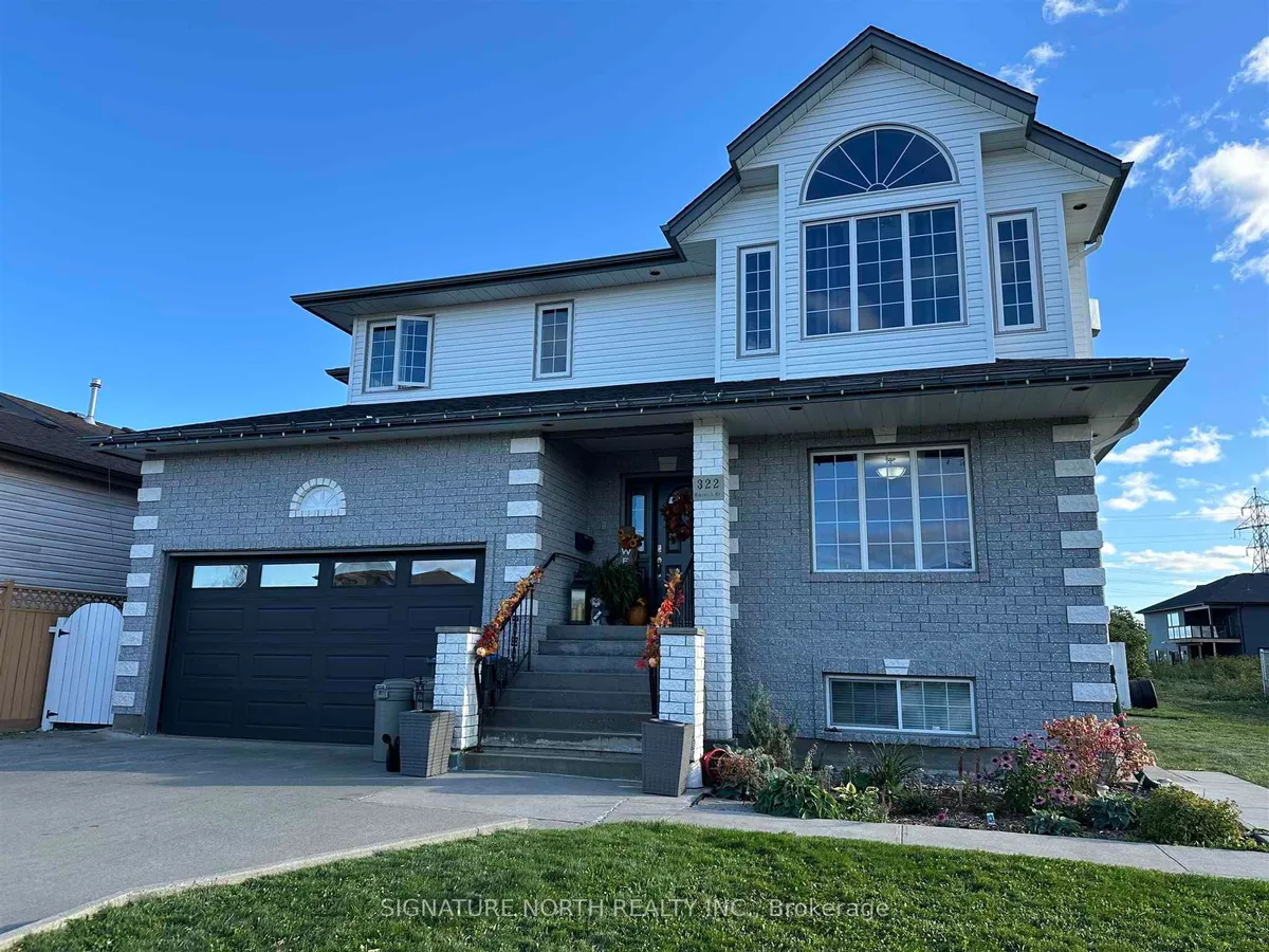 Detached in Thunder Bay
