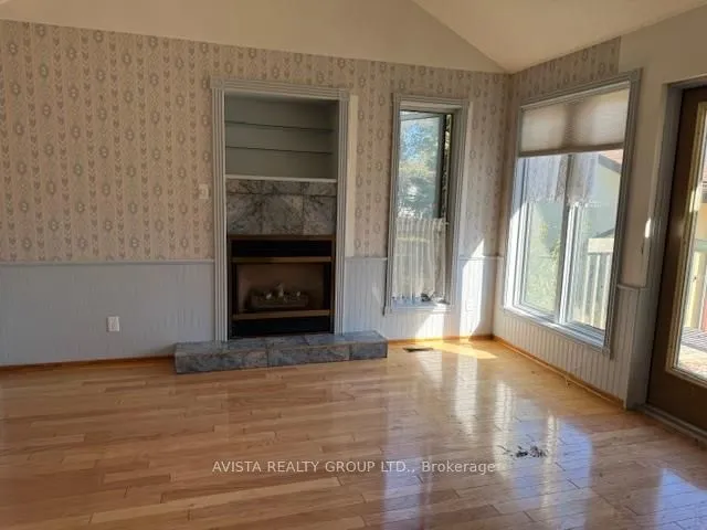 Detached in Thunder Bay