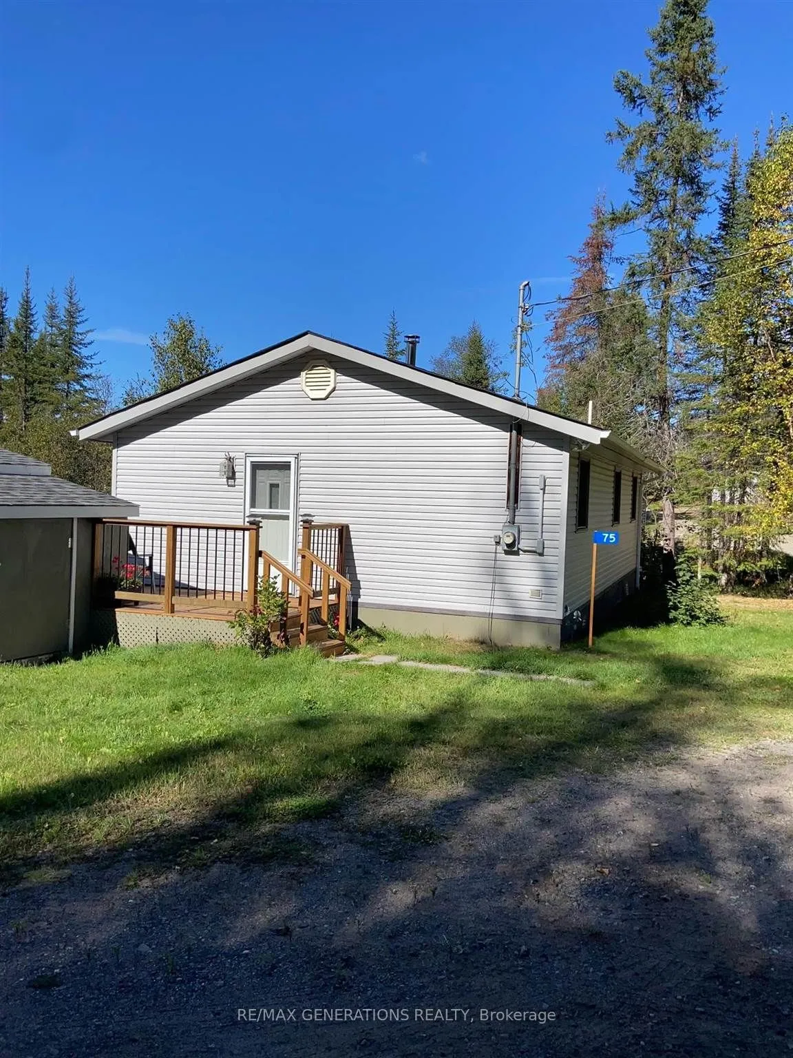Detached in Thunder Bay