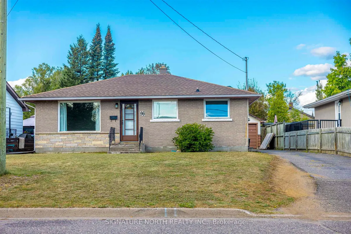 Detached in Thunder Bay