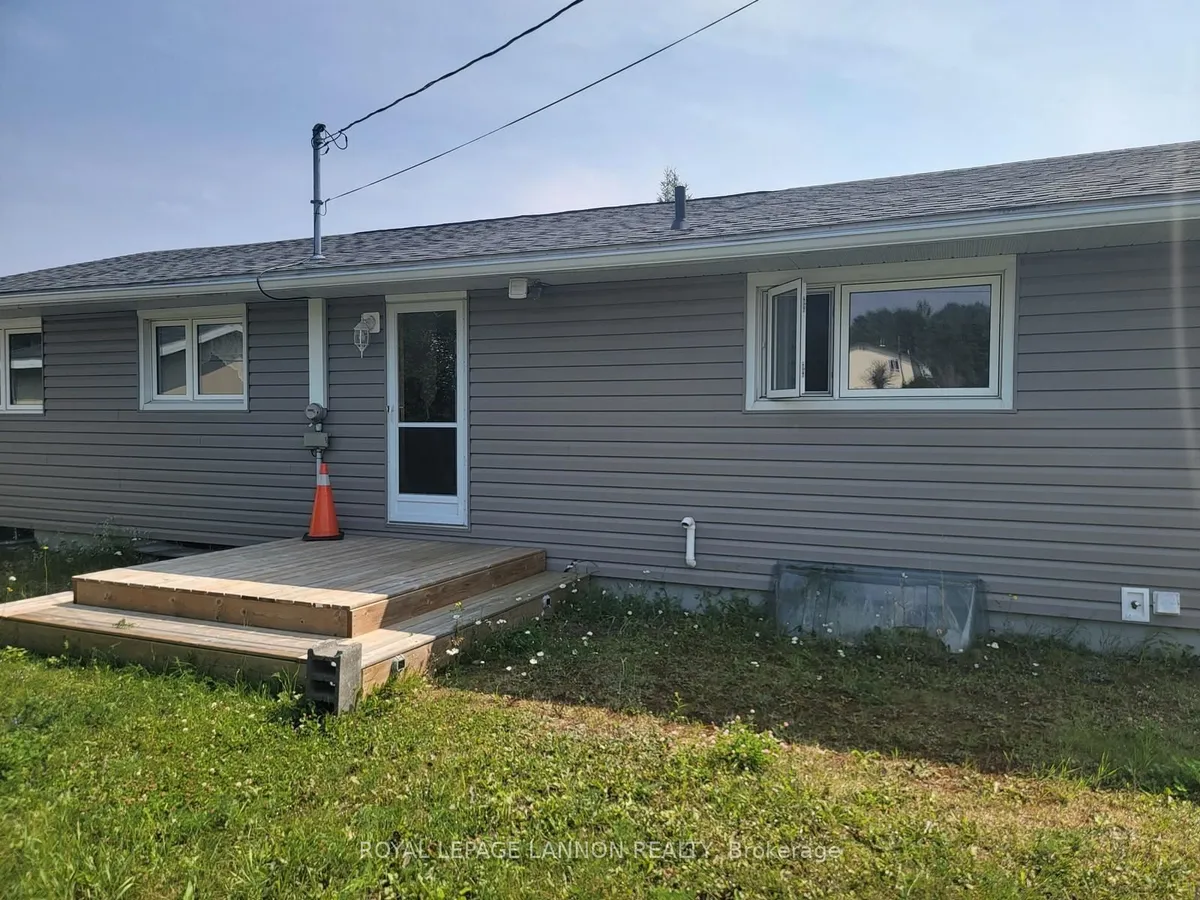 Detached in Terrace Bay