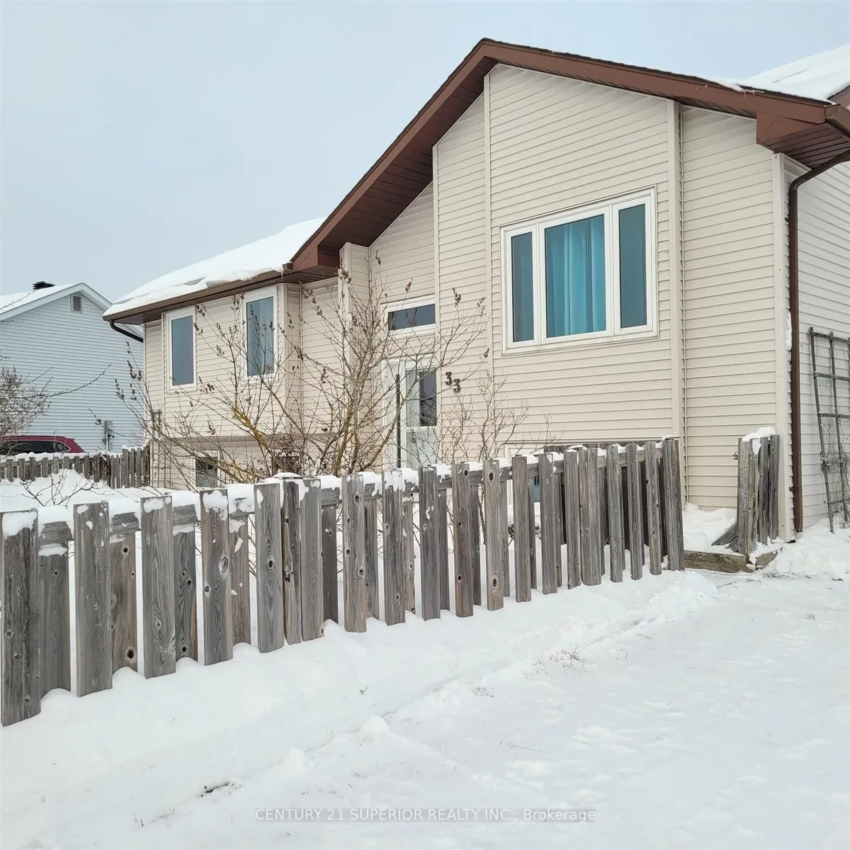 Detached in Marathon