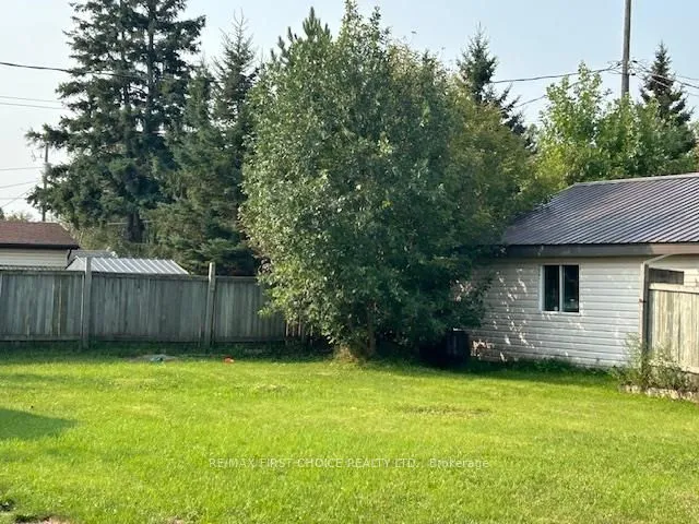 Detached in Thunder Bay