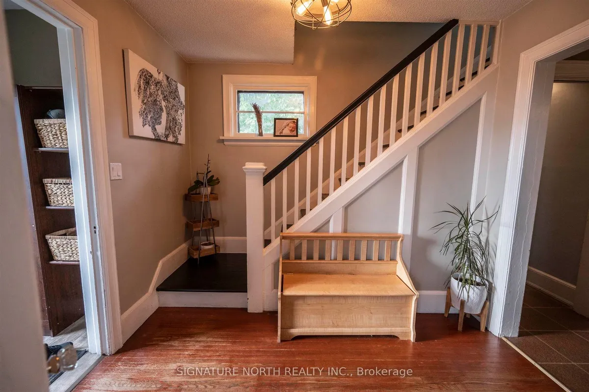 Detached in Thunder Bay