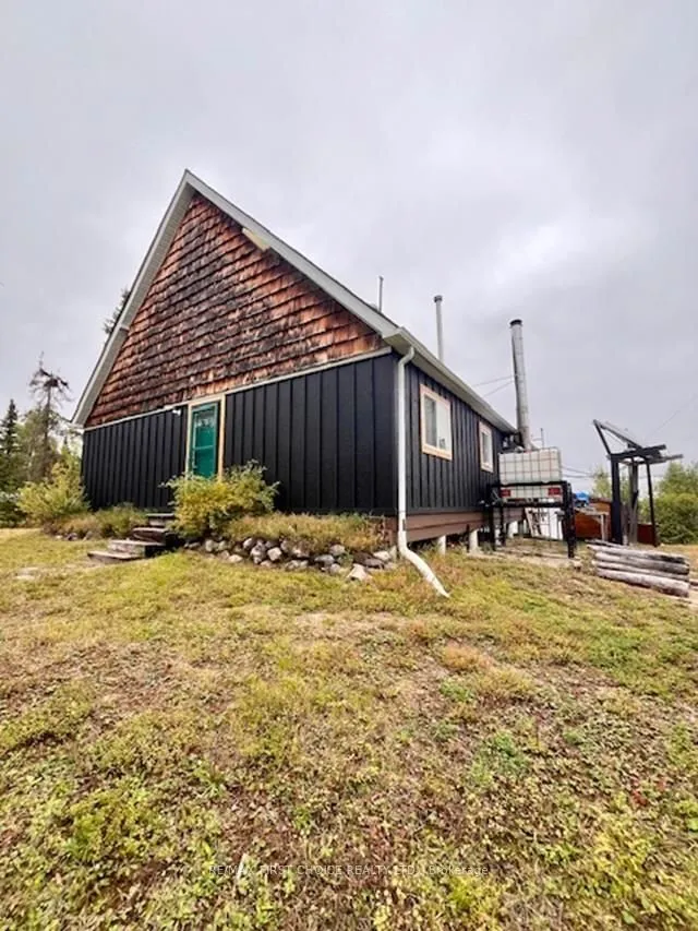 Detached in Greenstone