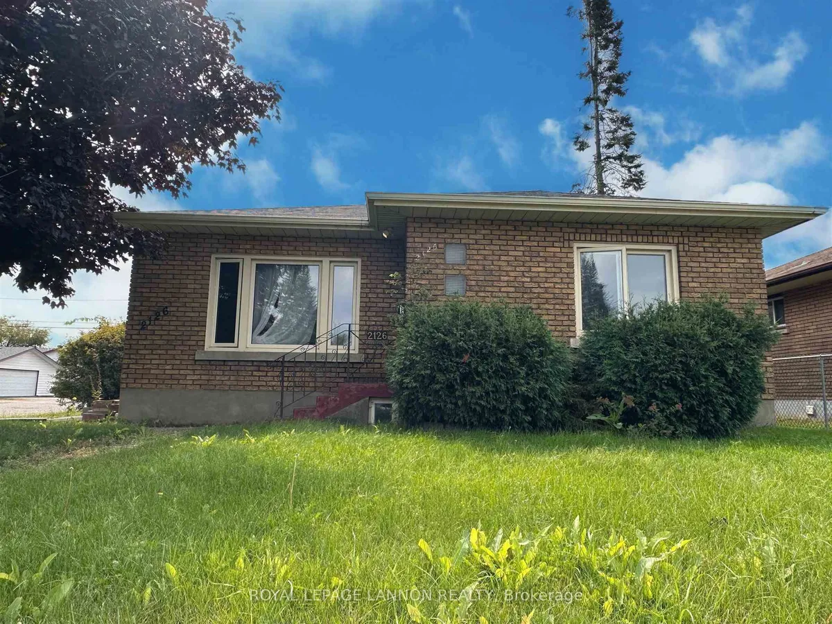 Detached in Thunder Bay