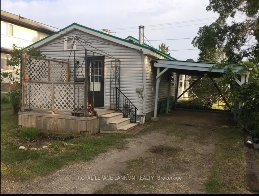 Detached in Atikokan