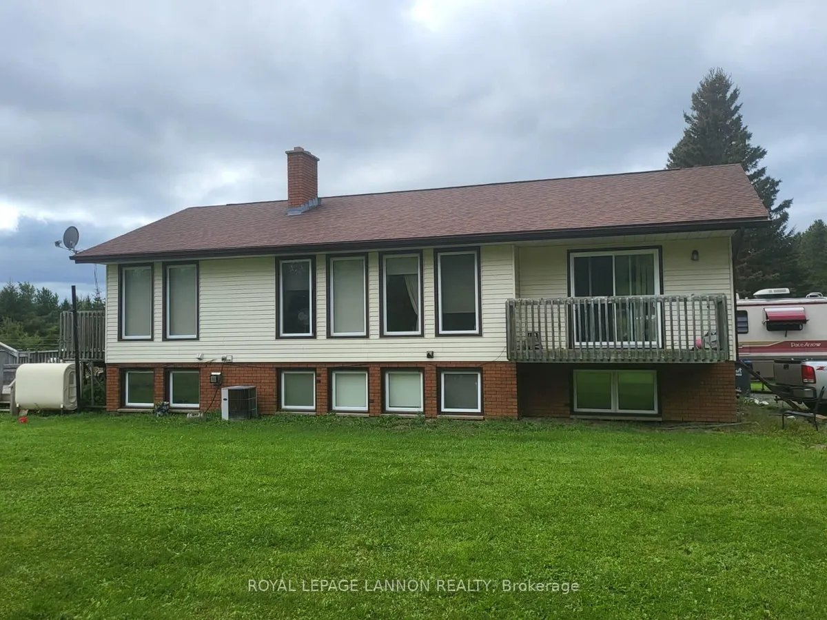 Detached in Thunder Bay