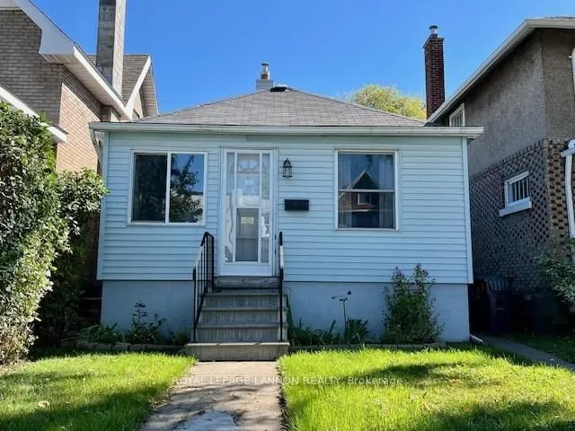 Detached in Thunder Bay