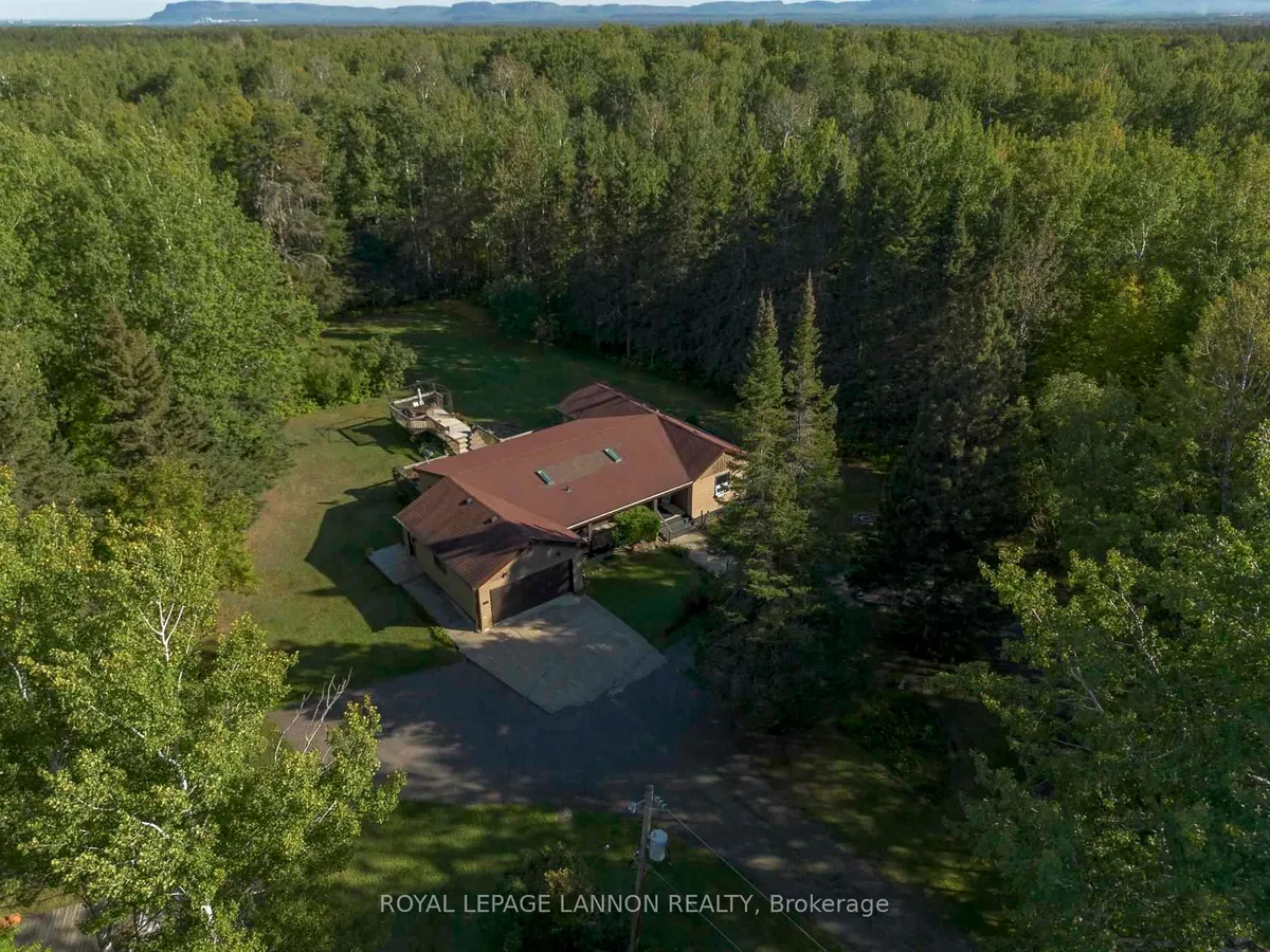 Detached in Oliver Paipoonge