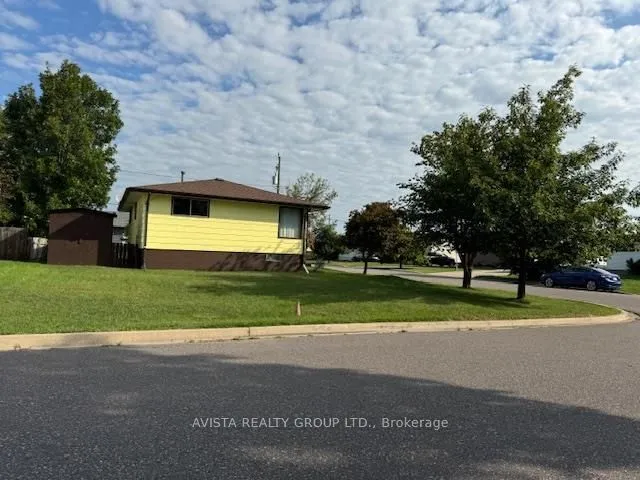 Detached in Thunder Bay
