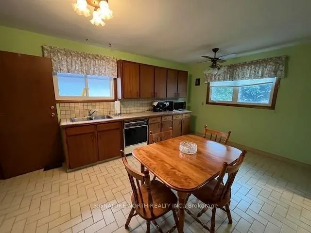 Detached in Thunder Bay