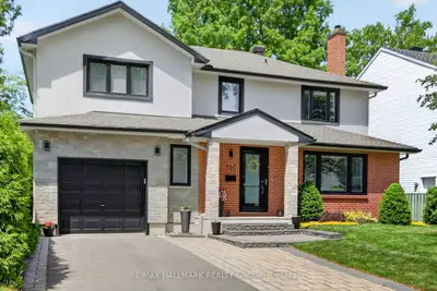 Detached in Manor Park - Cardinal Glen and Area