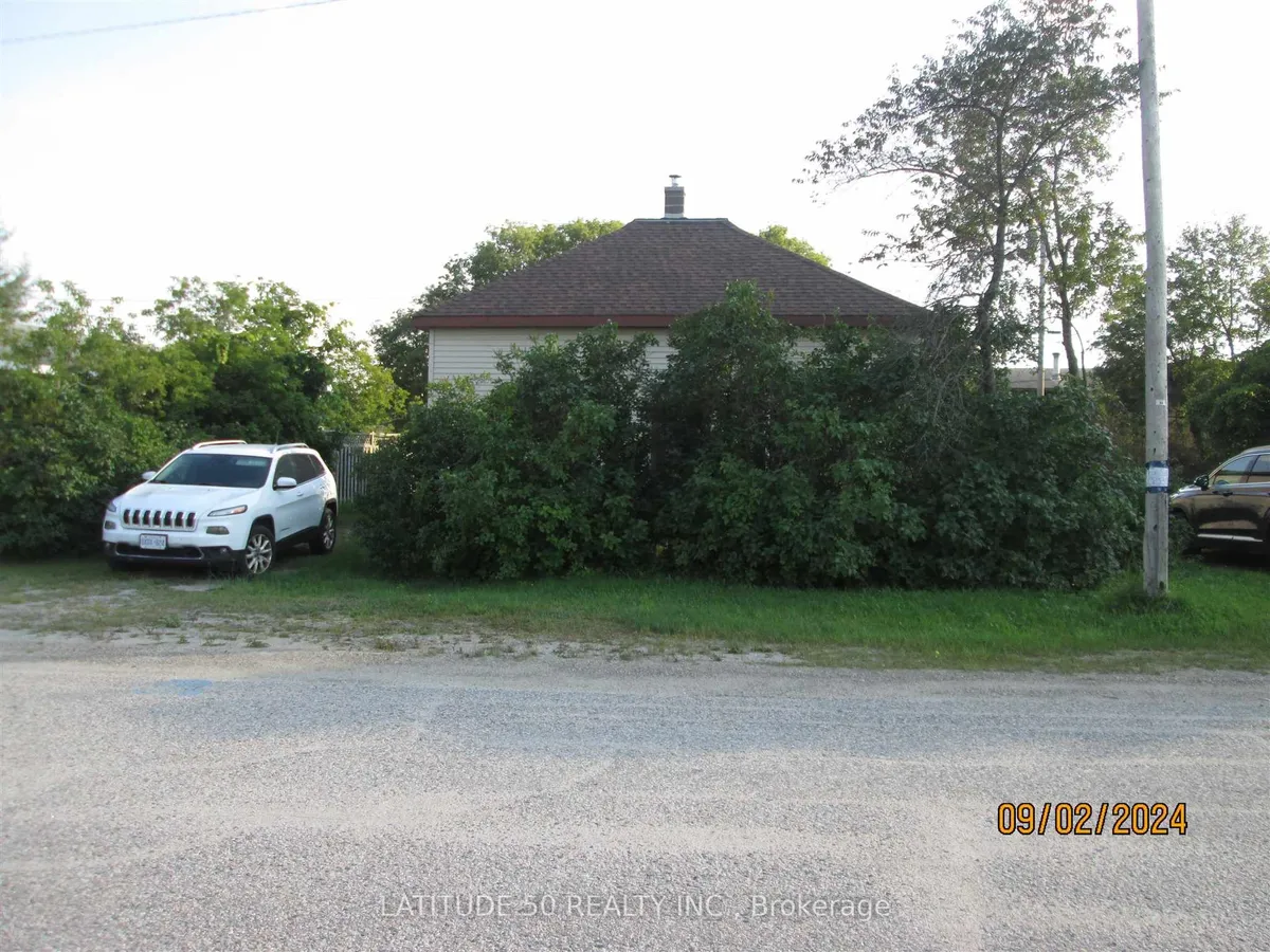 Detached in Ignace