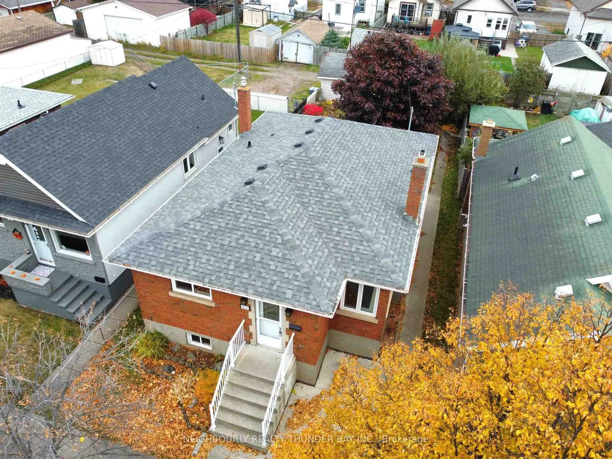 Detached in Thunder Bay