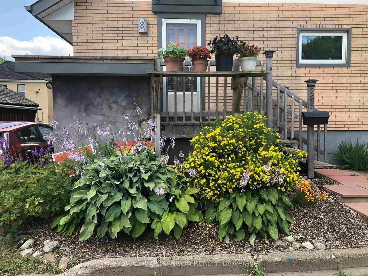 Detached in Thunder Bay