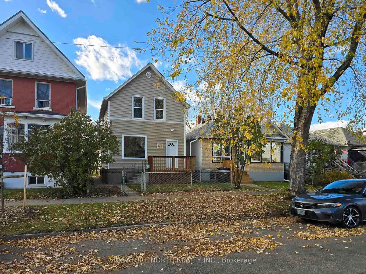 Detached in Thunder Bay