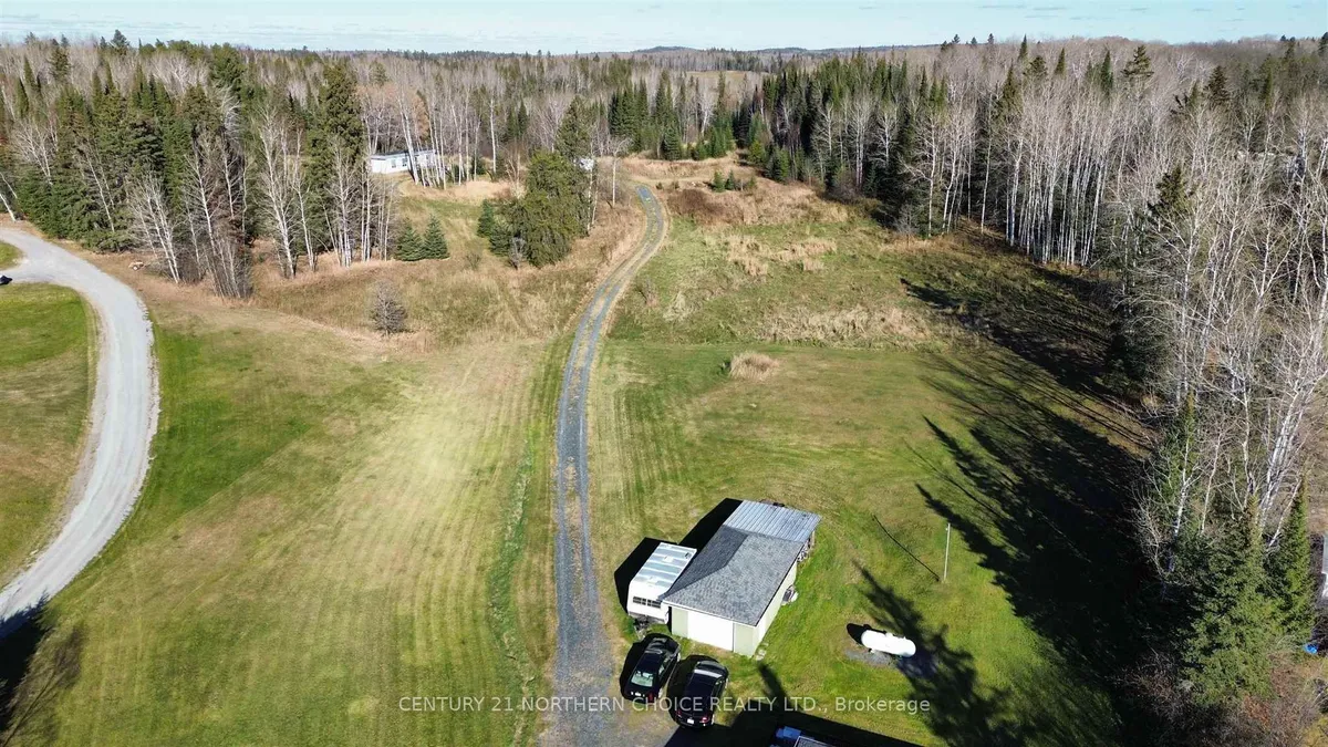 Detached in Kenora
