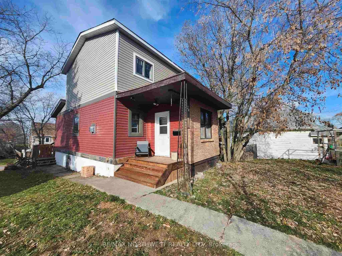 Detached in Kenora
