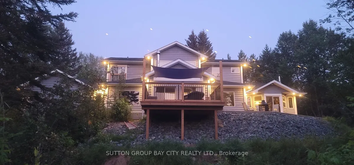 Detached in Thunder Bay