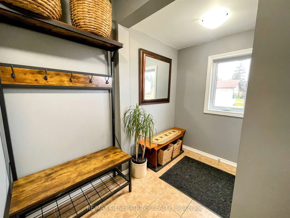 Detached in Marathon