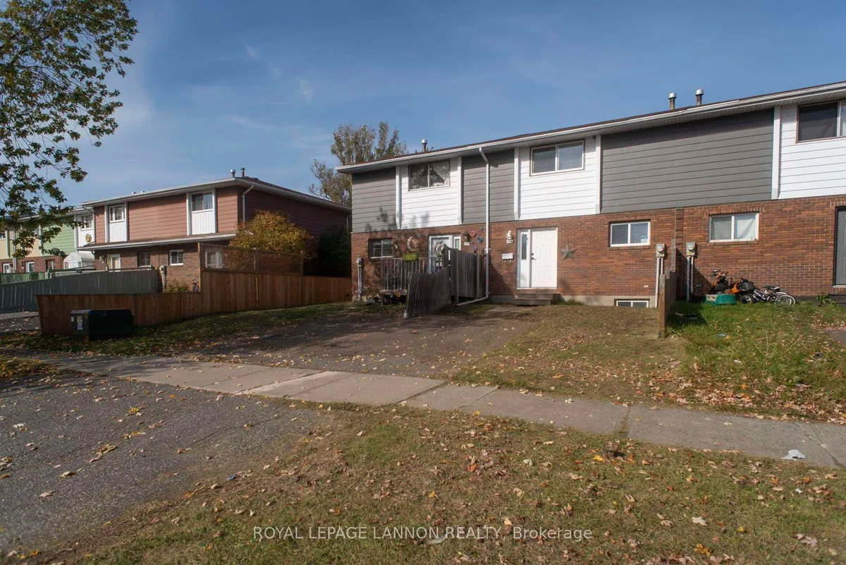 Att/Row/Townhouse in Thunder Bay