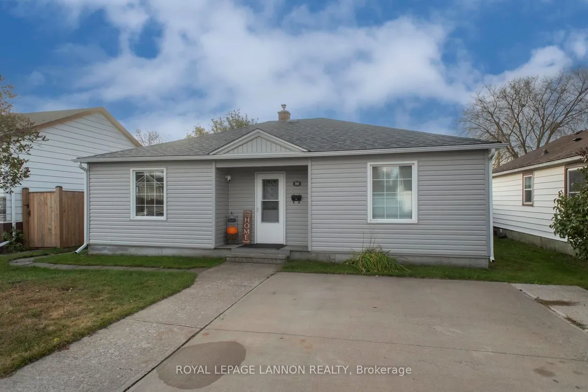 Detached in Thunder Bay