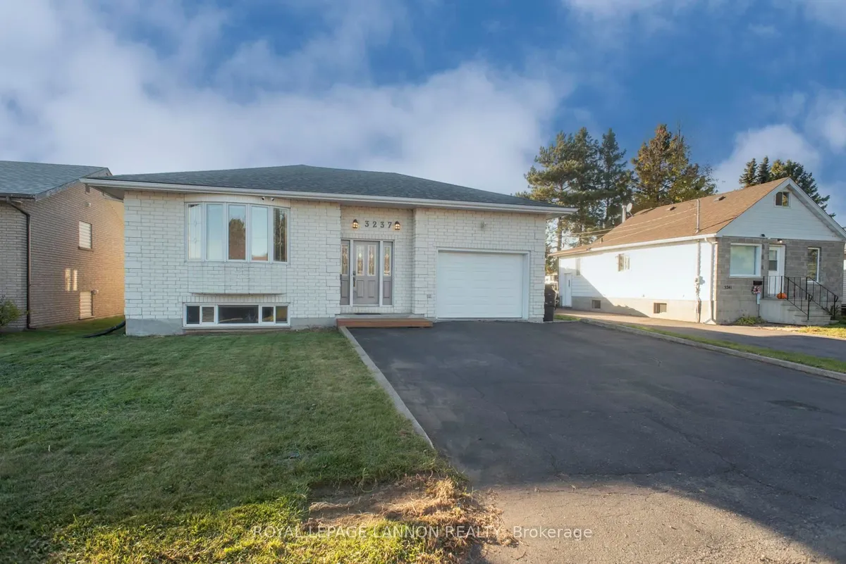Detached in Thunder Bay