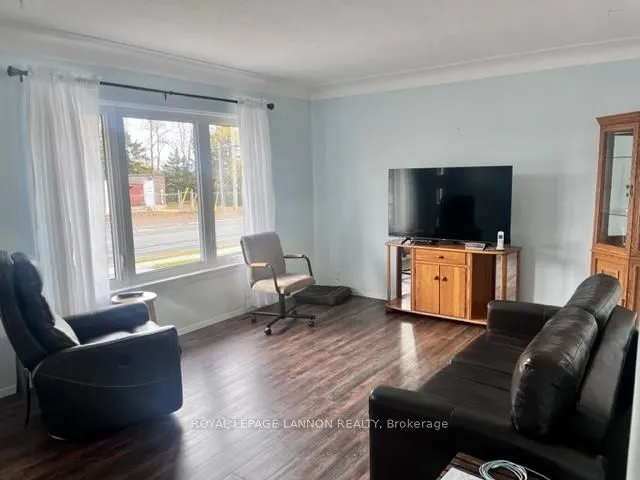 Detached in Thunder Bay