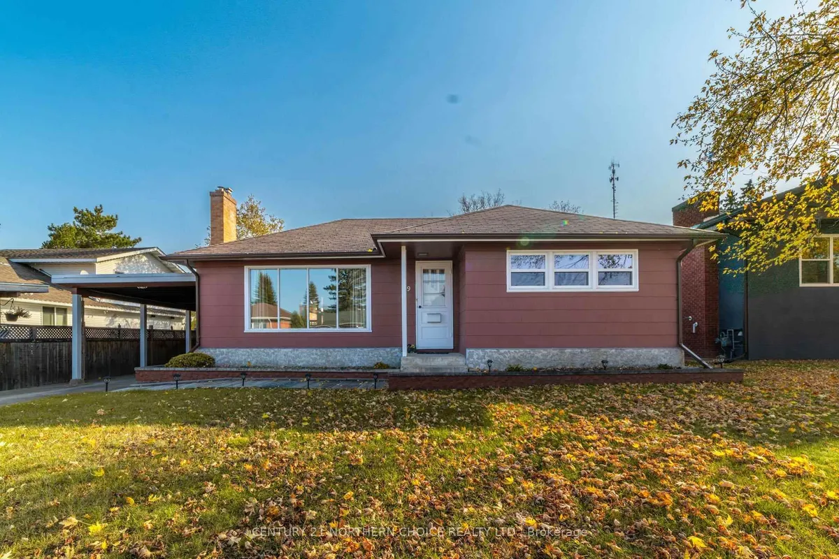 Detached in Kenora